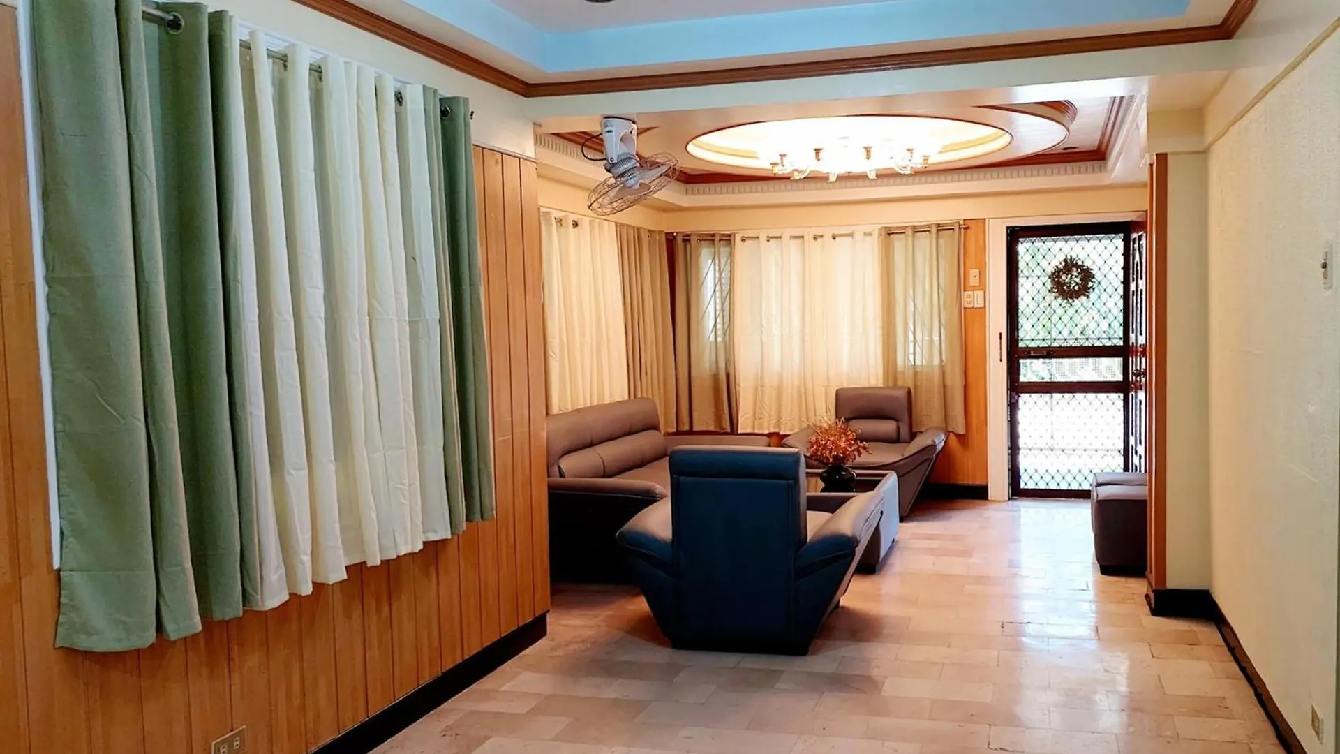 Davao 2-Storey Home 0*,  Filipinas